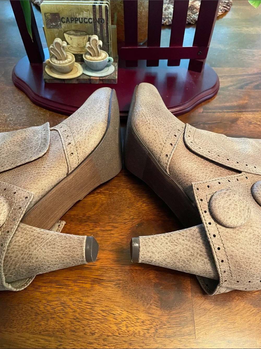 NOT RATED Cowgirl Star Booties Women’s 8 EUR 39 Taupe
